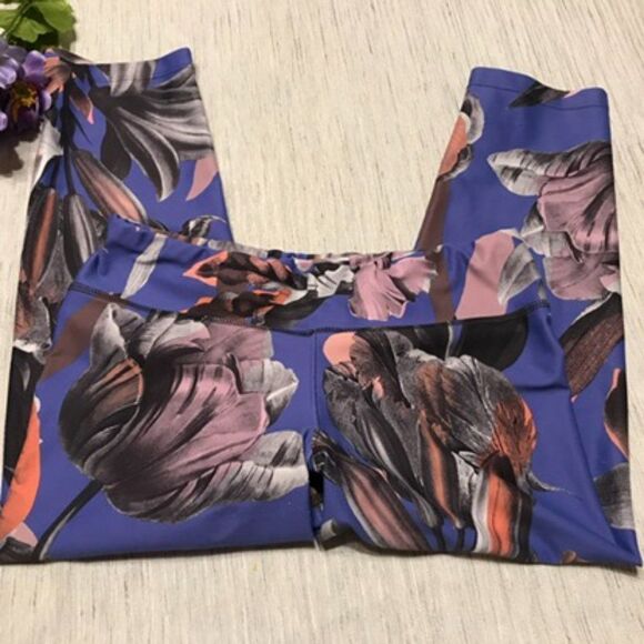 NUX Extra Small Leggings - Picture 1 of 5